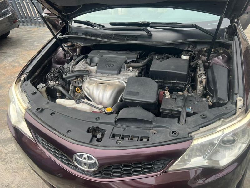 Thumbnail 6 of 2014 Toyota Camry XLE